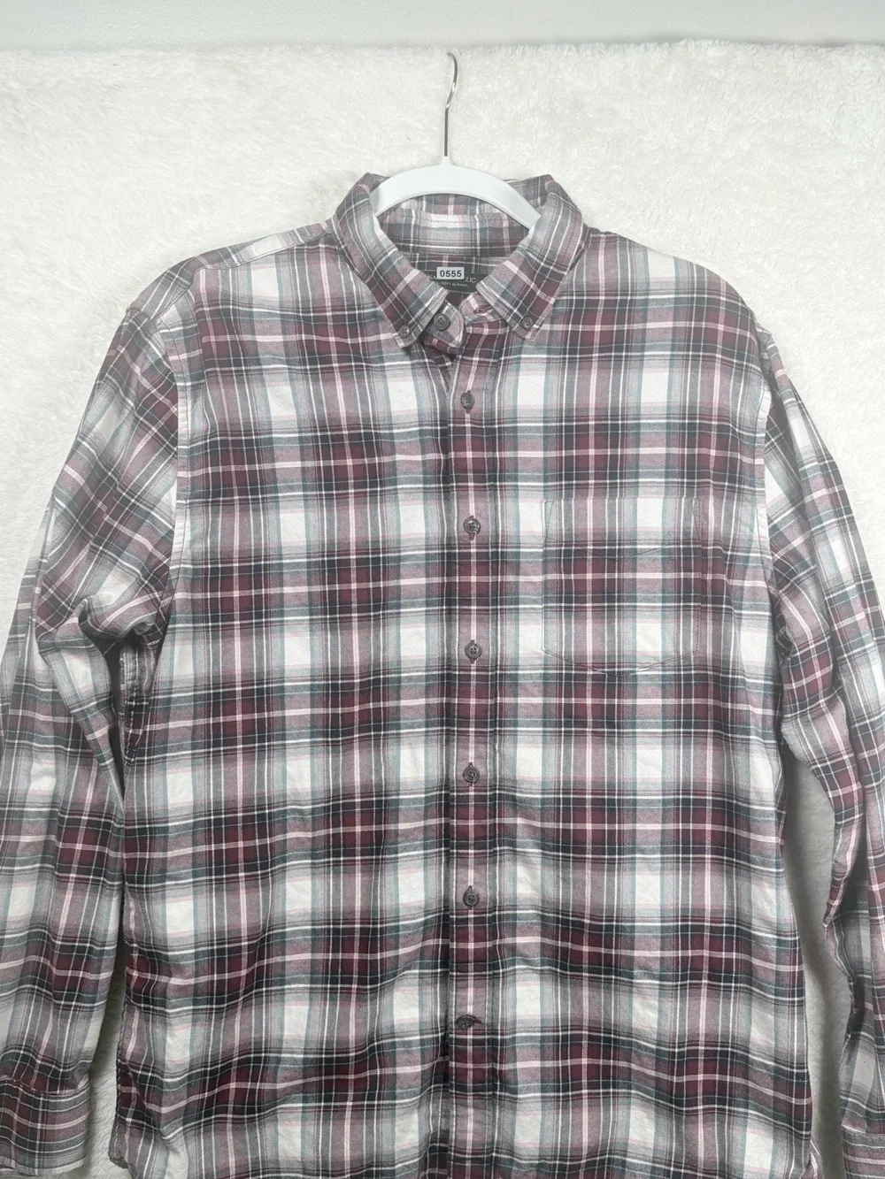 Banana Republic Men’s Plaid Button-Up Flannel in Burgundy and White 0555